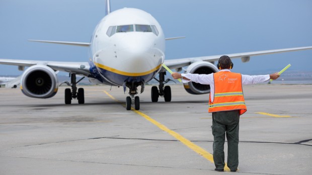 Летище Бургас ще бъде затворено за  полети от 08 00 ч