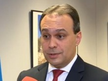 Министърът на отбраната: Няма пряка опасност за България