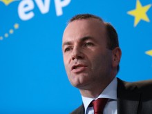 Манфред Вебер заяви, че Бойко Борисов е бил "отвлечен" и поиска разследване по случая