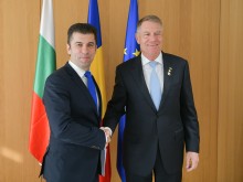 Кирил Петков се срещна с президента на Румъния