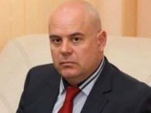 МВР започва проверка срещу жената до Гешев