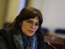 Сербезова: Основен проблем в здравеопазването ни е недостатъчният брой медицински сестри