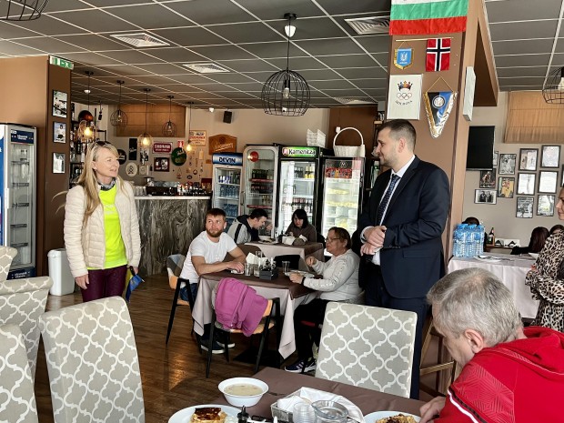 Областният управител посети ОП Младежки център Пловдив за да разбере
