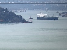Босфорът отново е отворен за кораби - мината беше обезвредена