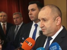 Румен Радев: Цената на войната я плащат гражданите, а не телевизионните проповедници