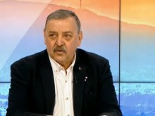 Проф. Кантарджиев с призив към Сербезова, настоя маските на места да останат