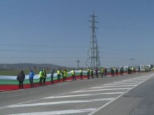 Работници от "Автомагистрали - Черно море" блокираха АМ "Хемус" заради неизплатени близо 28 млн. лева
