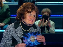 Библиотекарка скри шапката на зрителите на "Стани богат"!
