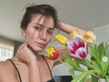 Алекс Петканова се показа напълно естествена. Коментар: Още по-красива