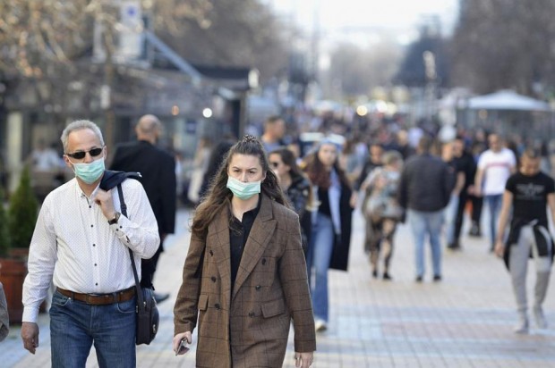 В България носенето на маски през цялото време беше оспорвано