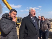 Какво става? Общината отново не спази срок на ремонт