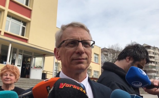 Министърът на образованието Николай Денков беше на посещение във Варна