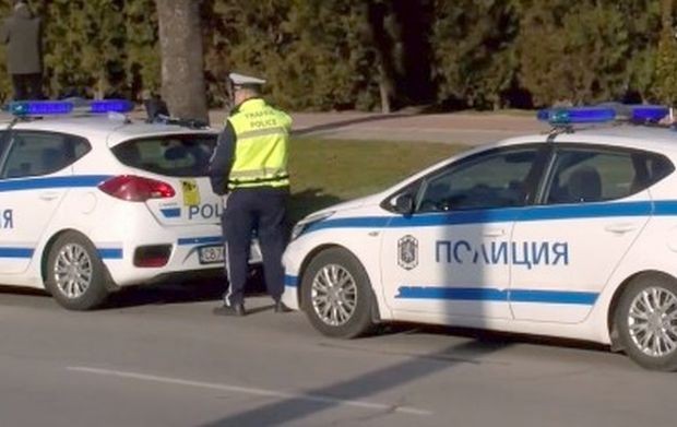 Водач на джип удари друга кола на кръстовище в Пловдив