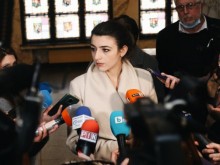 Лена Бориславова: Ако бъдат установени руски парични потоци, няма да продължим с тази инвестиция
