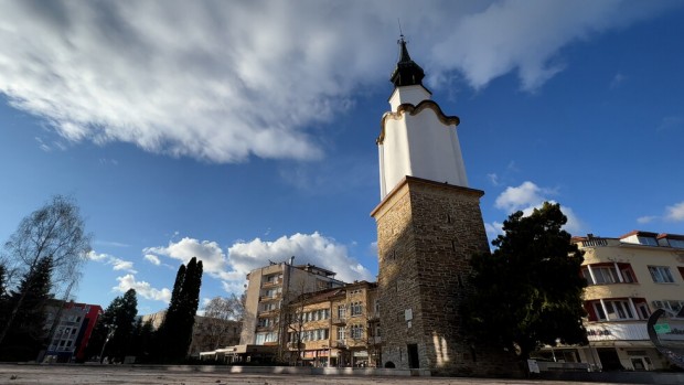 Най високата часовникова кула в страната а вероятно и на Балканите