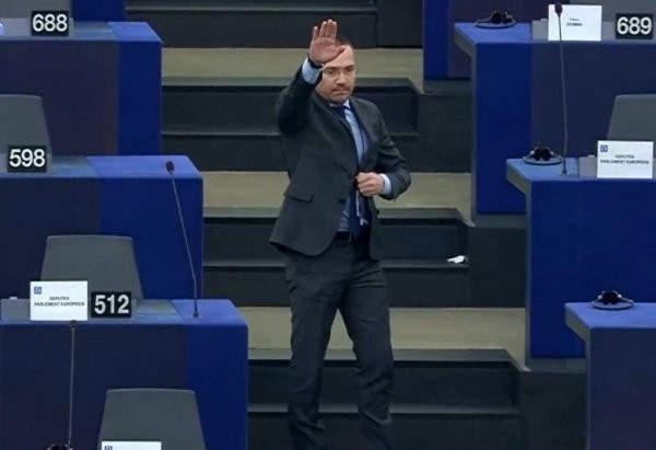 Eвродепутатът от партията на европейските консерватори и реформисти Ангел Джамбазки