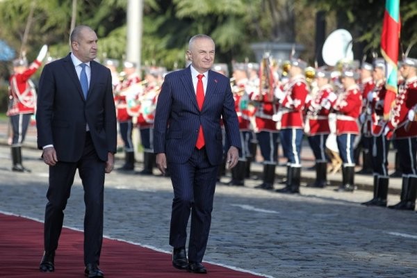 Президентът Румен Радев разговаря на четири очи с албанския си