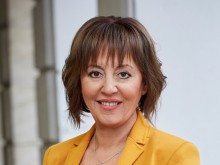 Манолова: Правителството на Петков се провали