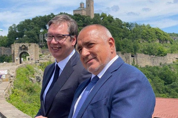 Бившият премиер Бойко Борисов и настоящ лидер на ПП ГЕРБ поздрави Александър Вучич за преизбирането му
