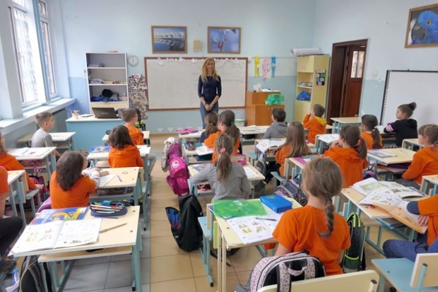 Украински ученици започват да учат български език Избягалите от войната