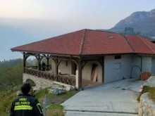 Край езерото Комо опитаха да запалят вилата на руски олигарх