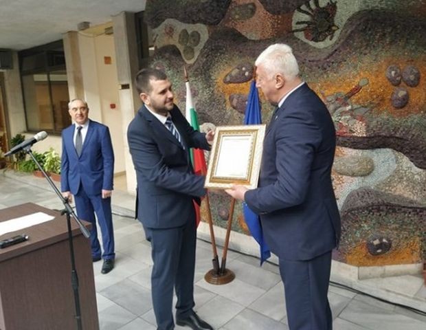 Областният управител започна предизборната си кампания за кмет на Пловдив