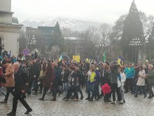 Мирно шествие за Украйна се провежда в столицата