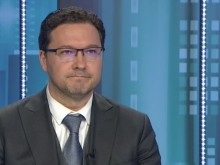 Митов: Правителството генерира скандали по-бързо, отколкото Шкумбата разказва вицове