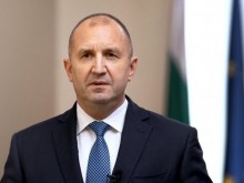 Президентът с предупреждение към правителството на Кирил Петков