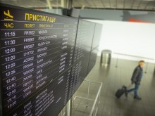 Трафикът на Летище София бавно се възстановява