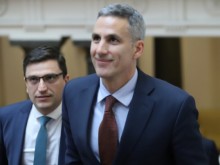 Андрей Гюров се оттегля от надпреварата за БНБ