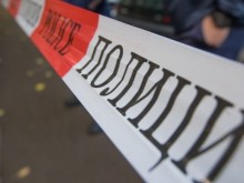 Откриха мъртво бебе, захвърлено в дере