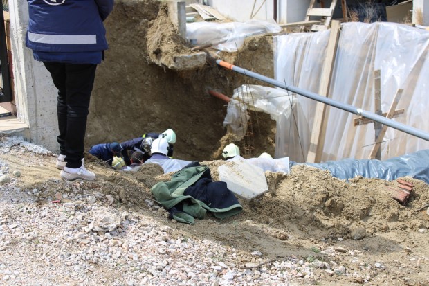 Мъж загина, затрупан в изкоп в Благоевград. Трагедията се е