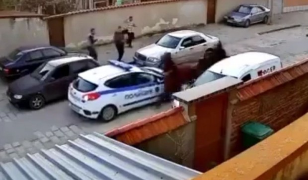 Нереално! Смразяващ кръвта инцидент с патрулка!