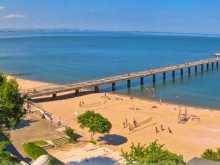 Наша институция дава по 6.40 лева за час на морето, ако позирате голи