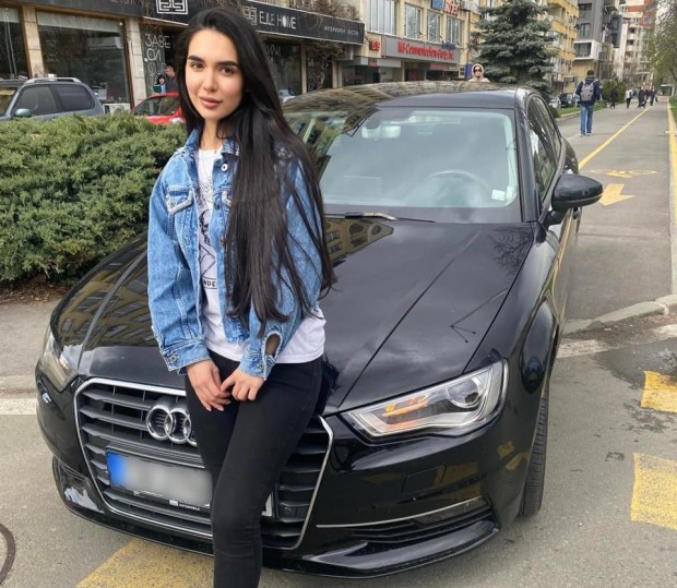 Бони се похвали със скъпа придобивка на дъщеря си, едно нещо обаче възмути феновете й
