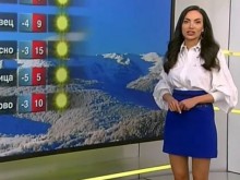 Синоптичка на Нова ТВ привлече вниманието с облеклото си в ефир