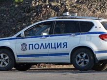 Хванаха баба да превозва 120 литра безакцизен алкохол