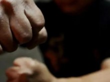 Пиян тираджия удари юмрук на полицай