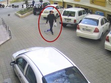 Този тип задигна детска тротинетка посред бял ден в Бургас!