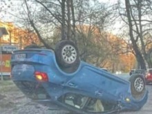 Ето какво се е случило след преобръщането на колата в Пловдив