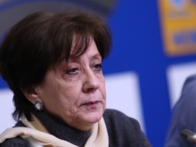 Инджова: Предлагам 11 май да е датата за сваляне на правителството