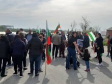 Жители на Шишманци излязоха на протест