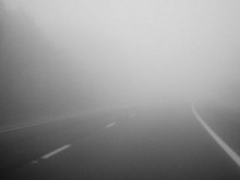Гъста мъгла по пътя София – Ботевград, шофирайте внимателно