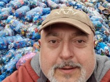Ути Бъчваров: Даряваме капачки, но живеем в кочина