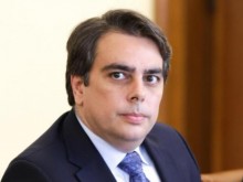 Асен Василев: България има най-евтиния бензин на колонка