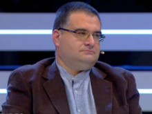 Историк: Колективният Запад натиска България да свали ветото за еврочленството на РСМ