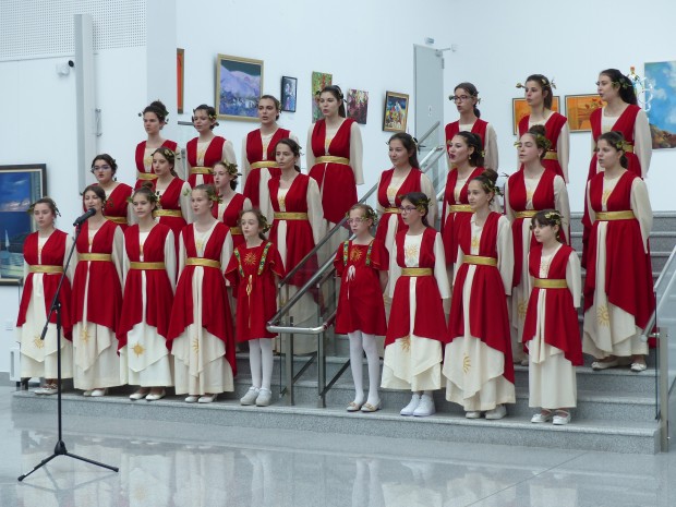 В навечерието на най-големия християнски празник Великден, Девическа хорова формация