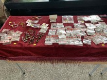 Благотворителен базар "За нашите деца с любов" направиха в СУ "Никола Вапцаров"