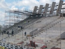 Изграждат скелето за козирката на "Бесика", тя вече е на "Лаута"